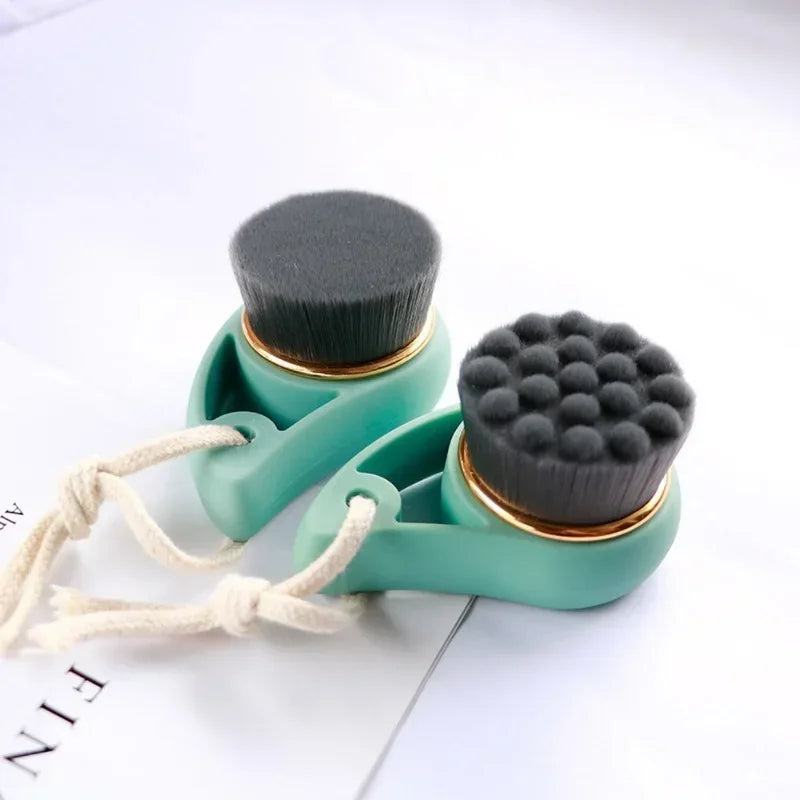 SoftGlow Face Brush