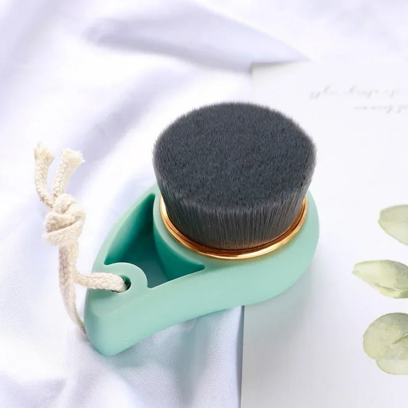 SoftGlow Face Brush